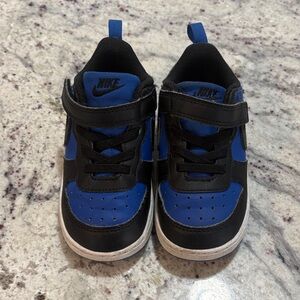 Nike Kids Blue and Black Velcro-Lace Sneakers